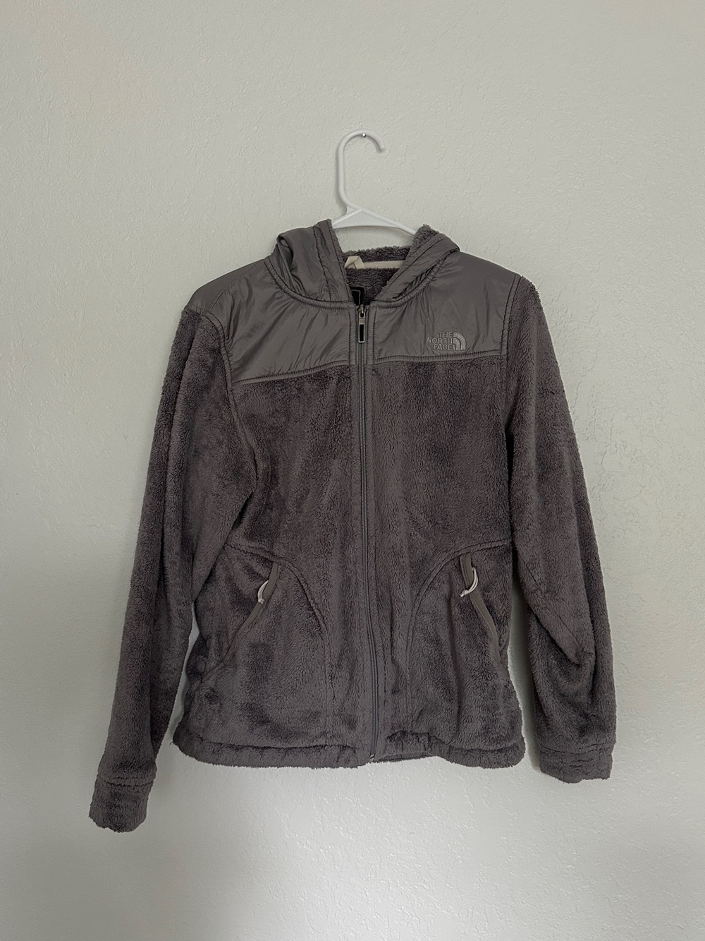 The North Face Women's Hooded Teddy Fleece Jacket Gray M